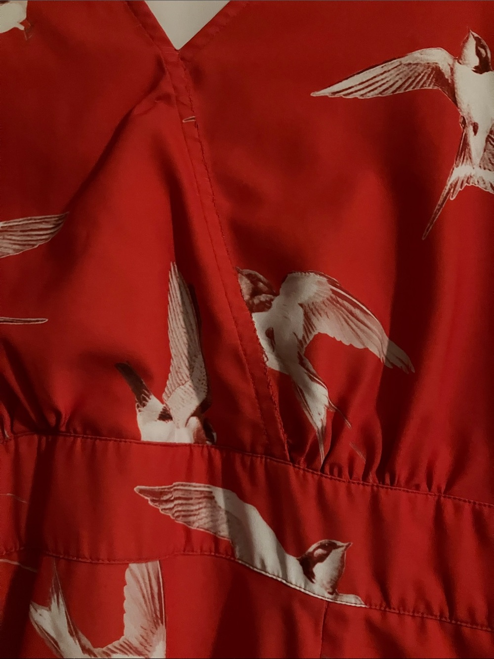 eshakti Red Bird-Print V-Neck Midi Dress - Picture 6 of 8